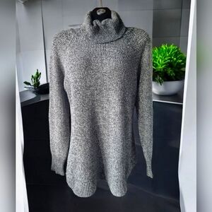 Gilbert Cozy Long Black & White Turtleneck Sweater